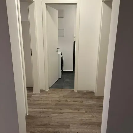 Wunderschoene In Leipzig 1 Og Rechts